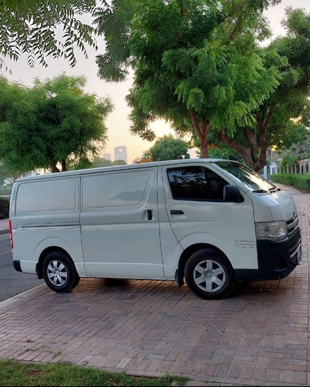 Man With a Van Abu Dhabi professional moving team